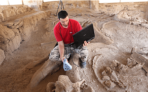 Archaeological scan in Turkana using Artec Space Spider